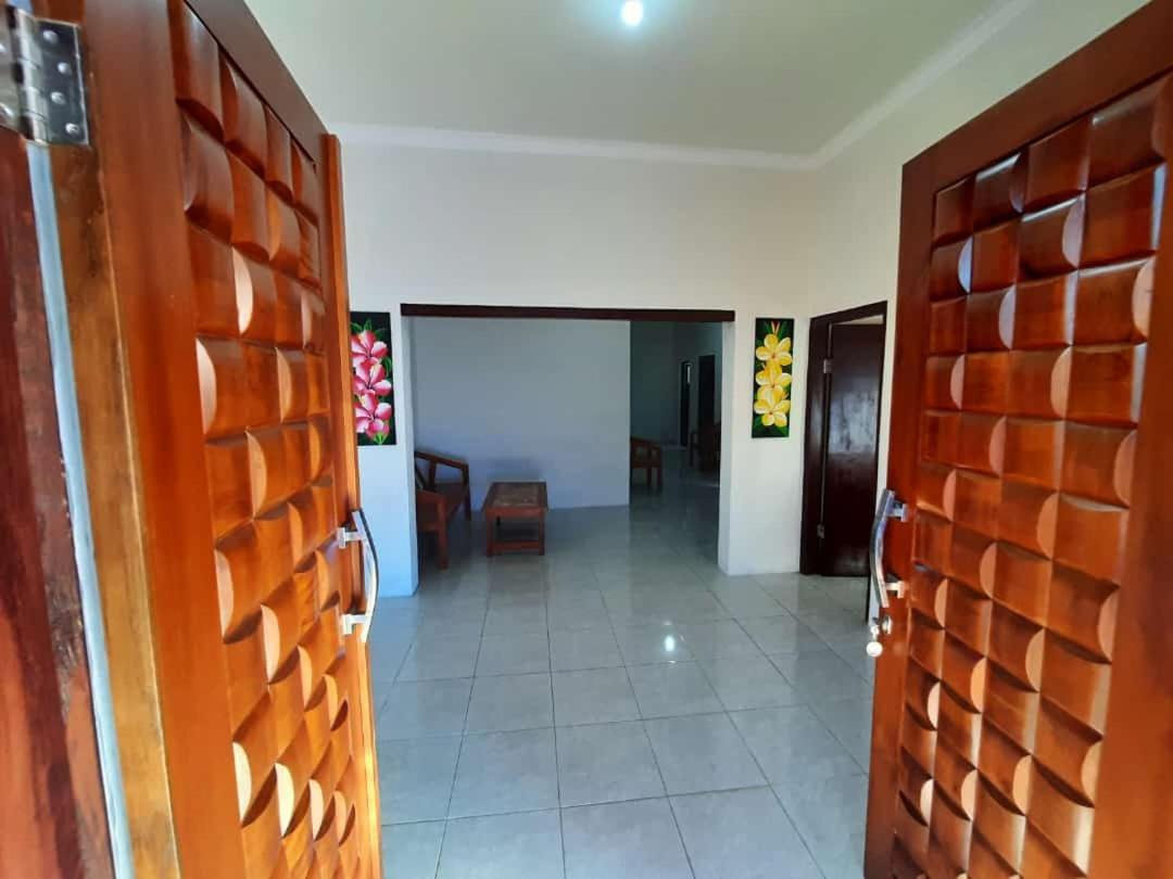 999 Khs Homestay Gilimanuk Buitenkant foto